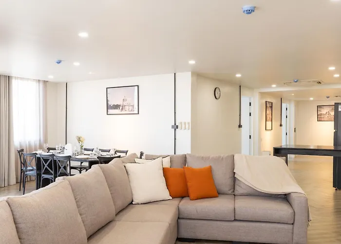 Holmes Pranakorn Hotel 3*