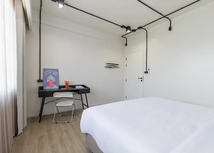 Holmes Pranakorn Hotel