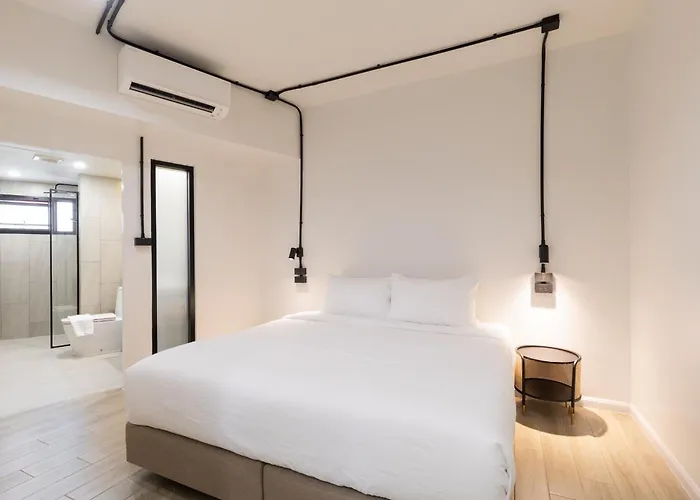 Hotel Holmes Pranakorn