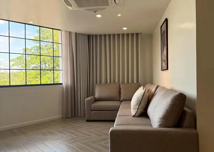 Holmes Pranakorn Bangkok